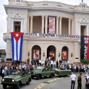 Los habitantes de Sancti Spíritus, abrazaron la sede del gobierno provincial, el céntrico parque Leoncio Vidal y todas las avenidas todas para acompañar al cortejo. Fuente: Teniente coronel (R) Francy Espinosa González