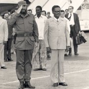 Fidel junto al presidente de Angola Agostino Neto. Foto: Archivo de la Casa Editorial Verde Olivo