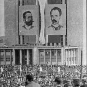 En la Plaza de la Revolución el comandante en Jefe reconoció a la Campaña de Alfabetización como uno de los más grandes méritos del año 1961. Foto: Archivo de la Casa Editorial Verde Olivo