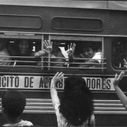 Las despedidas de este ejército de maestros ambulantes se realizaban con las esperanzas de crear un país nuevo. Foto: Archivo de la Casa Editorial Verde Olivo