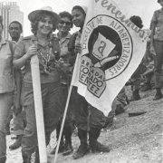 El triunfo de la Campaña de Alfabetización fue notificado en la Plaza de la Revolución. Foto: Archivo de la Casa Editorial Verde Olivo